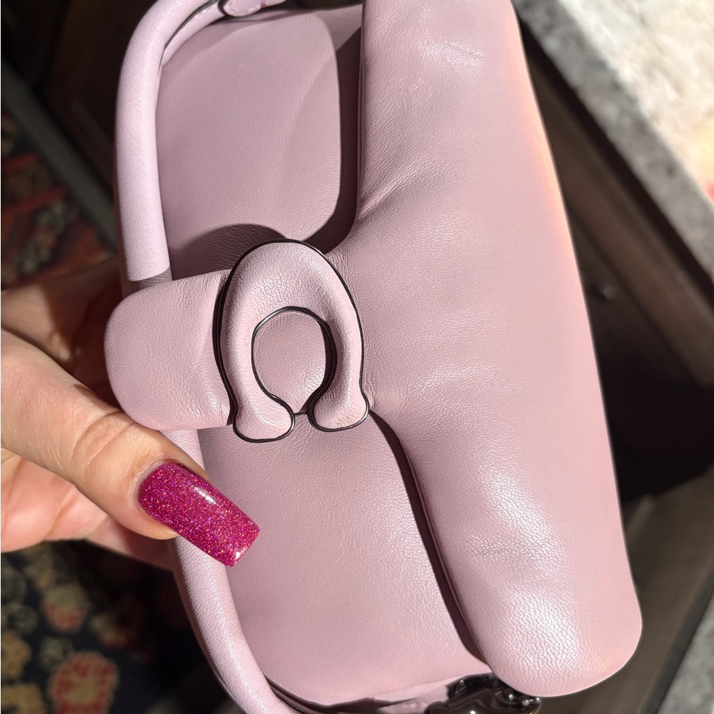 Coach pillow tabby 18 ice purple